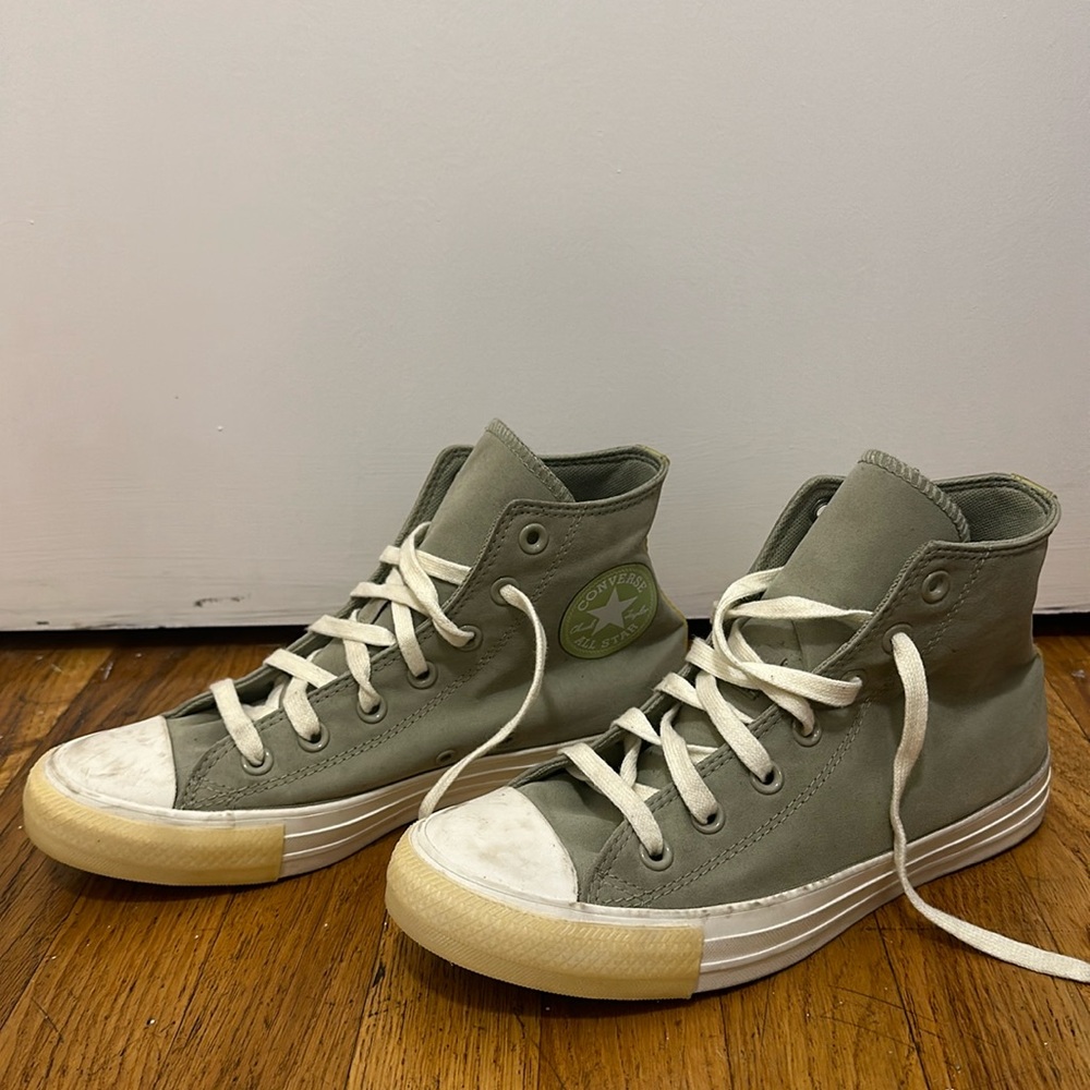 Light green two tone converse